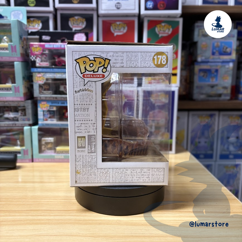 Funko Pop! Deluxe: Harry Potter #178 Chocolate Frog with Dumbledore Card