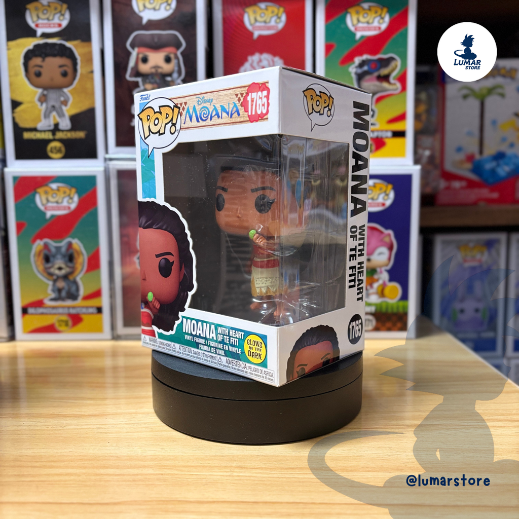 Funko Pop! Disney: Moana #1765 Moana with Heart of Te Fiti (Glow in the Dark)
