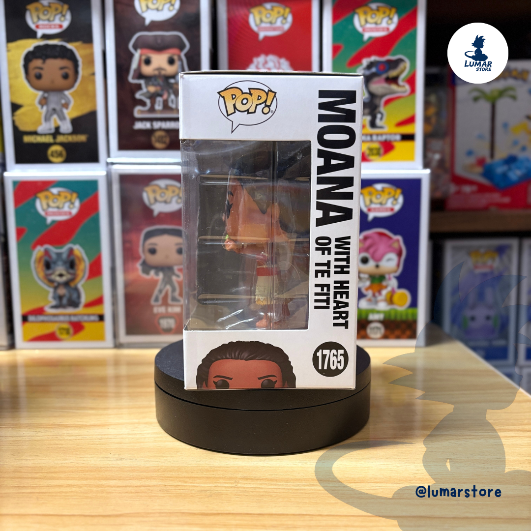 Funko Pop! Disney: Moana #1765 Moana with Heart of Te Fiti (Glow in the Dark)