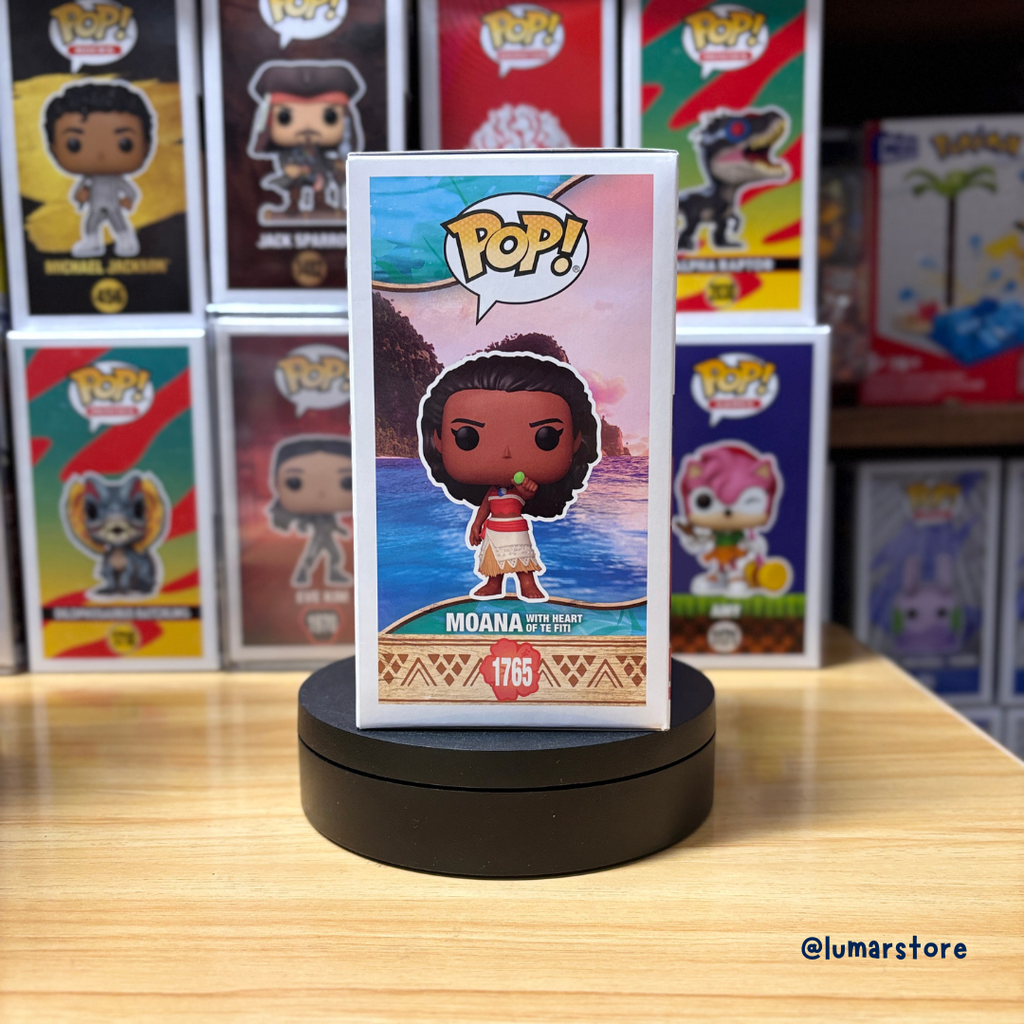 Funko Pop! Disney: Moana #1765 Moana with Heart of Te Fiti (Glow in the Dark)