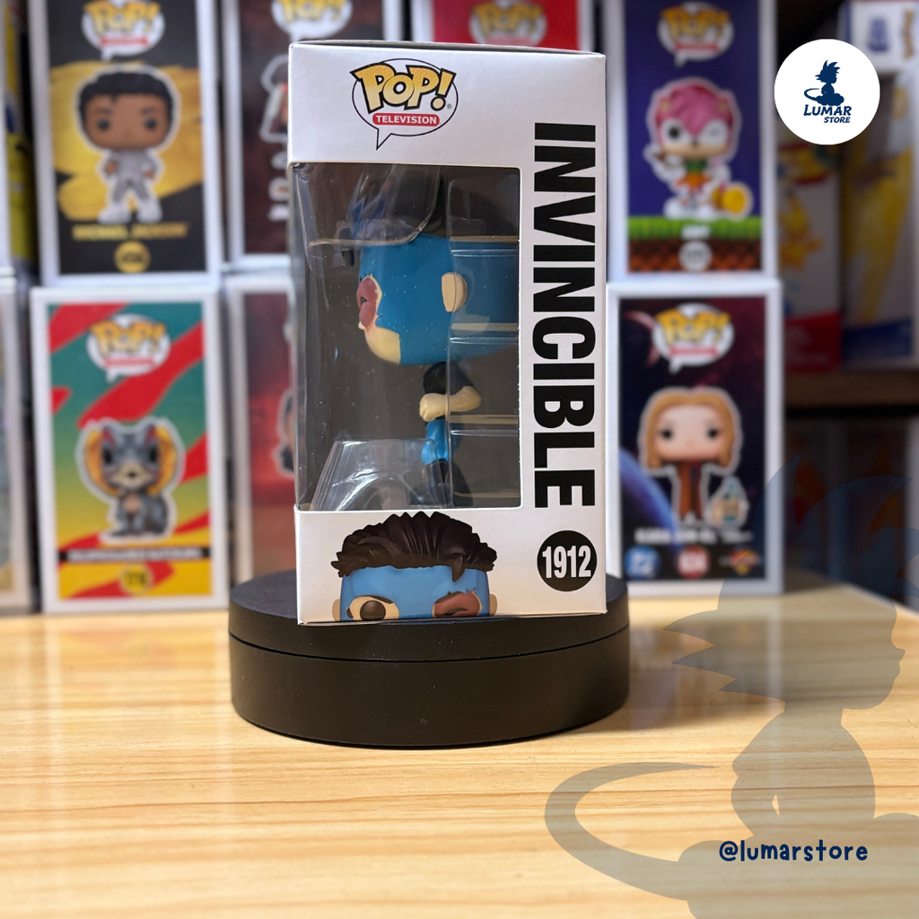Funko Pop! Television: Invincible #1912 Invincible (Bloody Battle Damage)